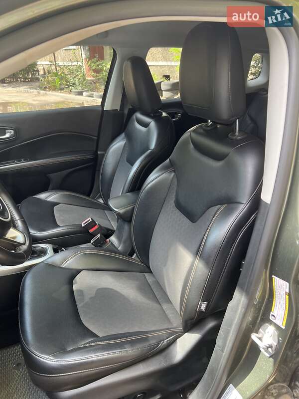 Внедорожник / Кроссовер Jeep Compass 2017 в Николаеве