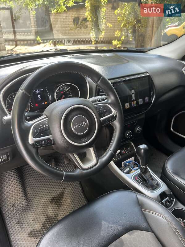 Внедорожник / Кроссовер Jeep Compass 2017 в Николаеве