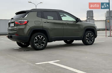Внедорожник / Кроссовер Jeep Compass 2020 в 