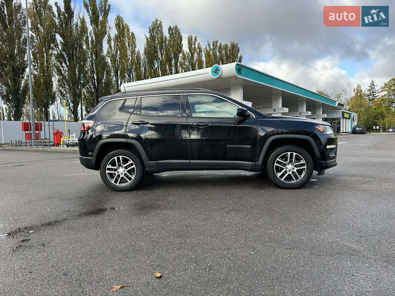 Внедорожник / Кроссовер Jeep Compass 2017 в Киеве
