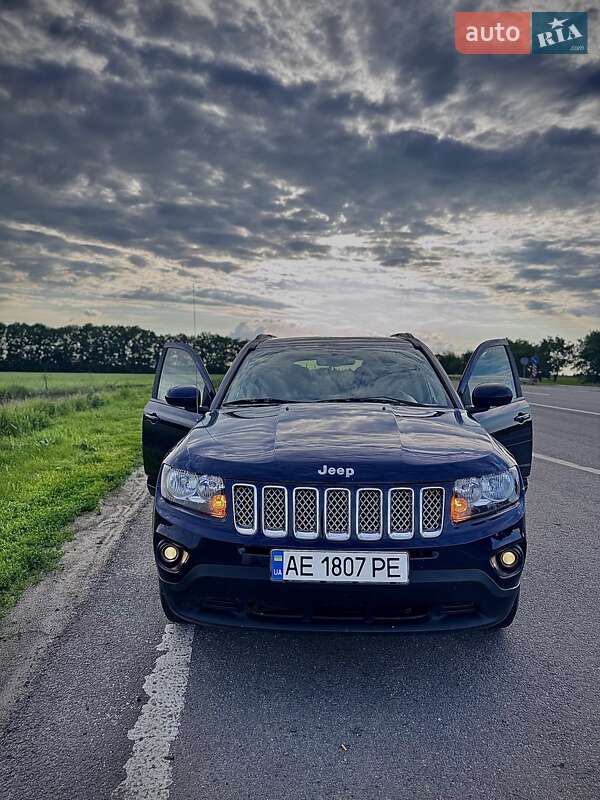 Внедорожник / Кроссовер Jeep Compass 2016 в 