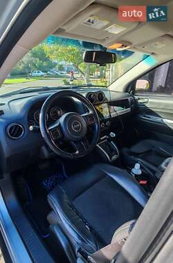 Внедорожник / Кроссовер Jeep Compass 2014 в 