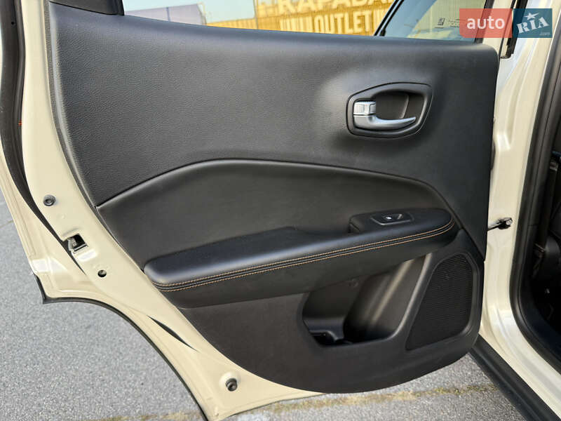 Позашляховик / Кросовер Jeep Compass 2017 в Києві фото 31 Позашляховик / Кросовер Jeep Compass 2017 в Києві