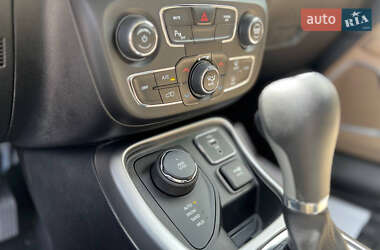 Внедорожник / Кроссовер Jeep Compass 2018 в 