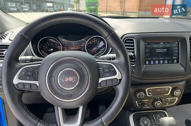 Внедорожник / Кроссовер Jeep Compass 2018 в 