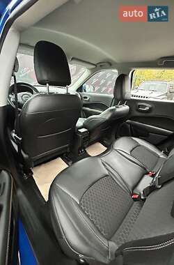 Внедорожник / Кроссовер Jeep Compass 2018 в 