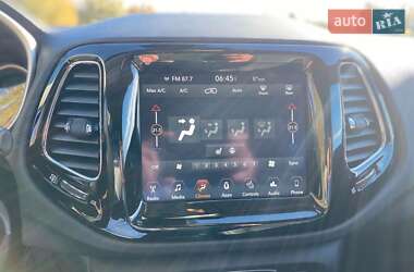 Внедорожник / Кроссовер Jeep Compass 2017 в 