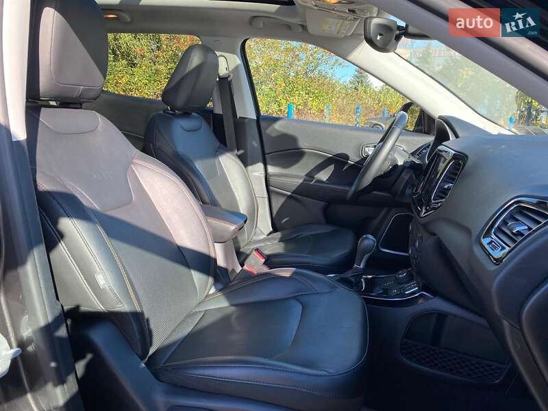 Внедорожник / Кроссовер Jeep Compass 2017 в Киеве