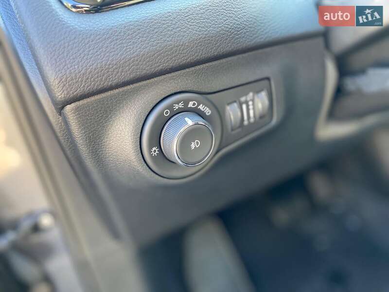 Внедорожник / Кроссовер Jeep Compass 2017 в Киеве