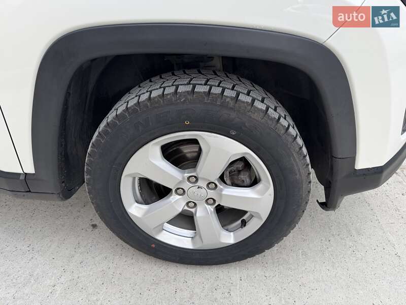 Внедорожник / Кроссовер Jeep Compass 2017 в Киеве