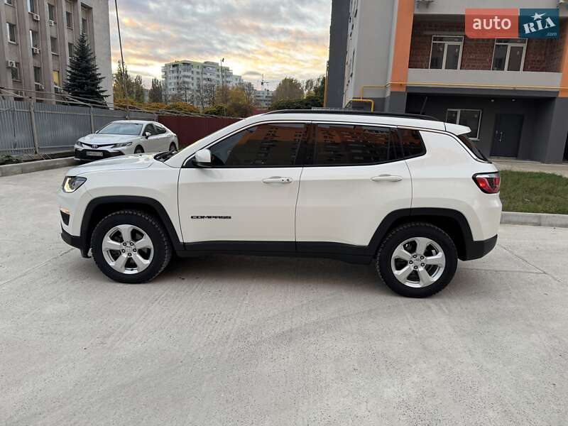 Внедорожник / Кроссовер Jeep Compass 2017 в Киеве