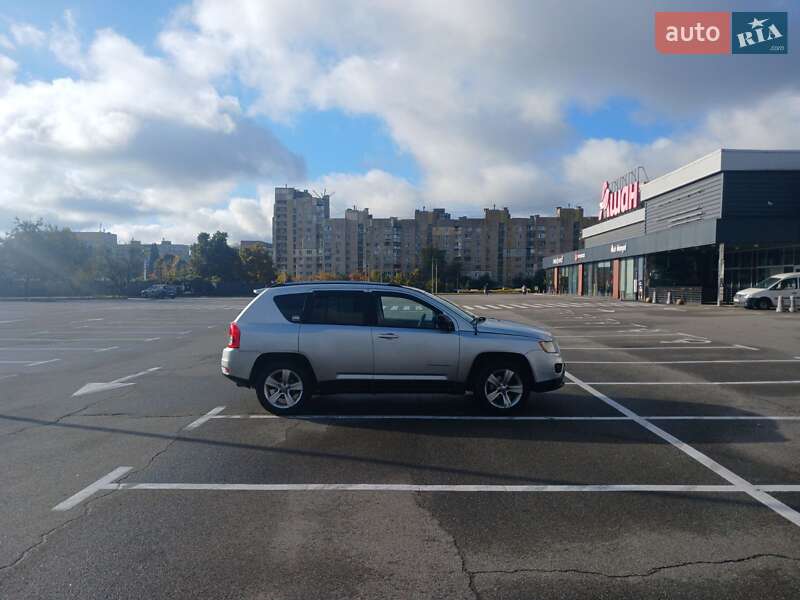 Внедорожник / Кроссовер Jeep Compass 2012 в Киеве