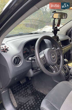 Внедорожник / Кроссовер Jeep Compass 2012 в 
