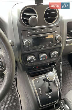 Внедорожник / Кроссовер Jeep Compass 2012 в 