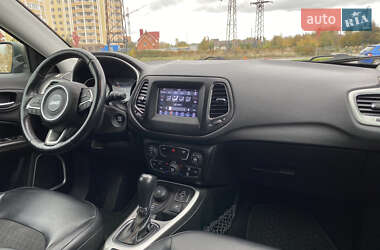 Внедорожник / Кроссовер Jeep Compass 2017 в 