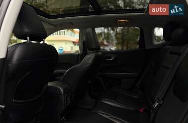 Внедорожник / Кроссовер Jeep Compass 2017 в 