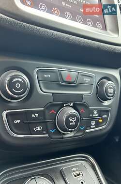 Внедорожник / Кроссовер Jeep Compass 2020 в 