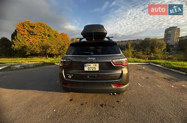 Внедорожник / Кроссовер Jeep Compass 2018 в 