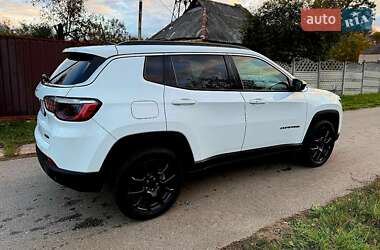 Позашляховик / Кросовер Jeep Compass 2022 в 