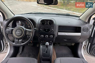 Внедорожник / Кроссовер Jeep Compass 2014 в 
