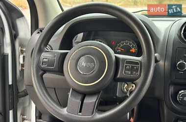 Внедорожник / Кроссовер Jeep Compass 2014 в 