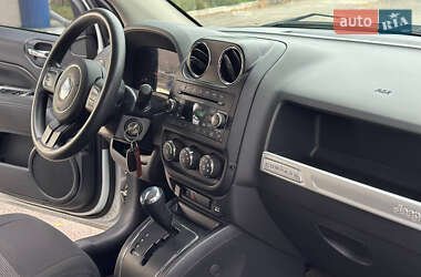 Внедорожник / Кроссовер Jeep Compass 2014 в 