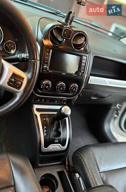 Внедорожник / Кроссовер Jeep Compass 2014 в 