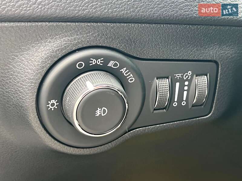 Внедорожник / Кроссовер Jeep Compass 2017 в Киеве