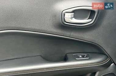 Позашляховик / Кросовер Jeep Compass 2017 в 