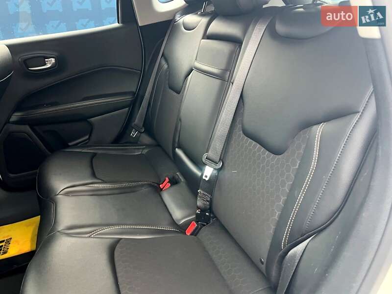 Внедорожник / Кроссовер Jeep Compass 2017 в Киеве