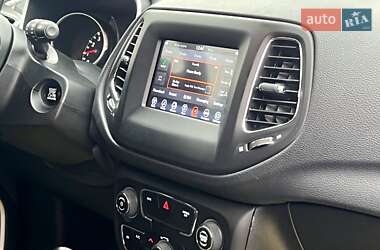 Позашляховик / Кросовер Jeep Compass 2017 в 