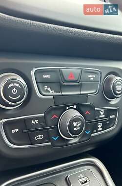 Внедорожник / Кроссовер Jeep Compass 2018 в 