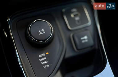 Позашляховик / Кросовер Jeep Compass 2018 в 