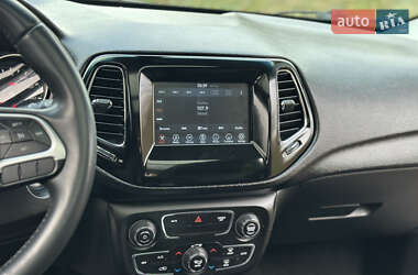 Внедорожник / Кроссовер Jeep Compass 2019 в 
