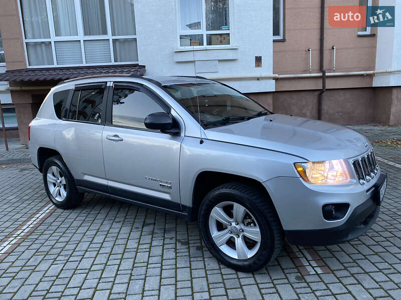 Позашляховик / Кросовер Jeep Compass 2011 в 