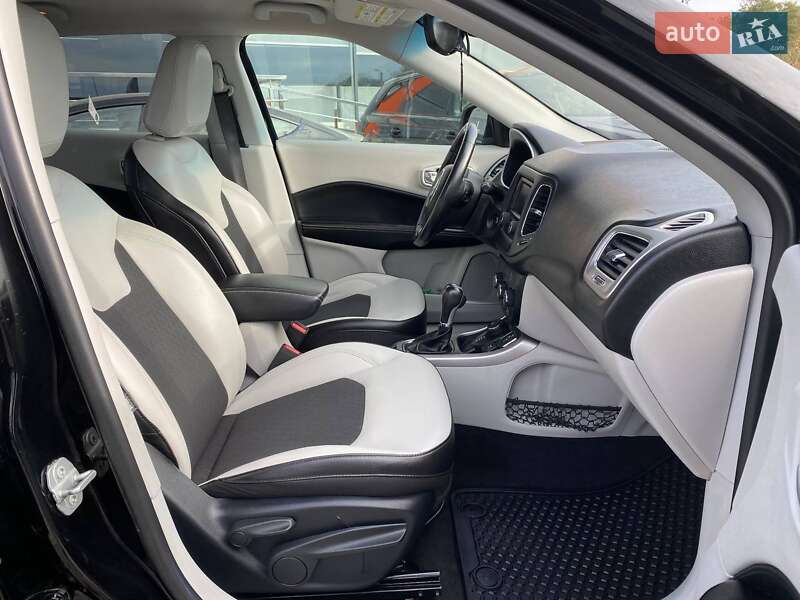 Позашляховик / Кросовер Jeep Compass 2017 в Львові