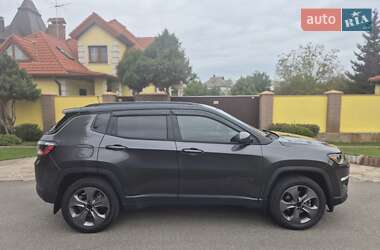 Позашляховик / Кросовер Jeep Compass 2018 в 