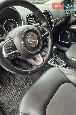 Позашляховик / Кросовер Jeep Compass 2018 в 