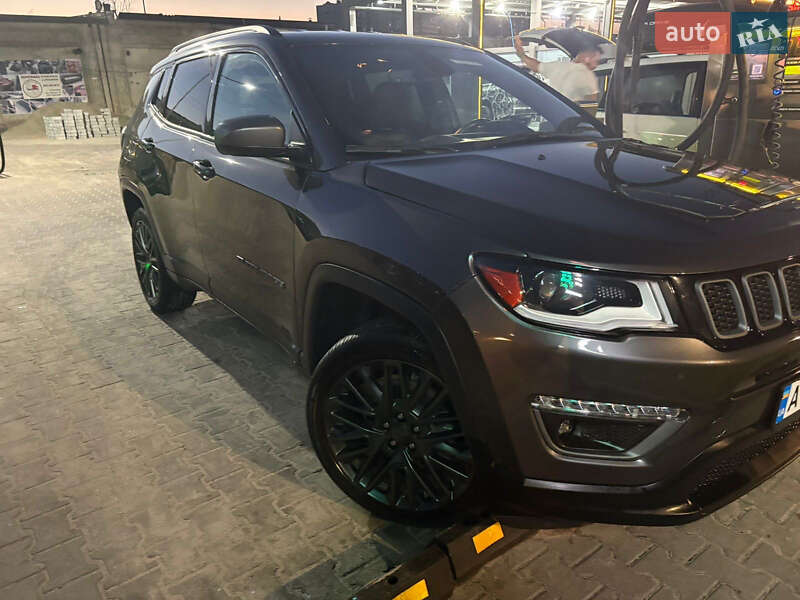Позашляховик / Кросовер Jeep Compass 2020 в Києві фото 14 Позашляховик / Кросовер Jeep Compass 2020 в Києві