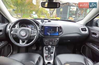 Внедорожник / Кроссовер Jeep Compass 2018 в 