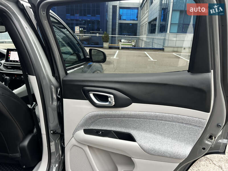 Позашляховик / Кросовер Jeep Compass 2024 в Києві фото 18 Позашляховик / Кросовер Jeep Compass 2024 в Києві