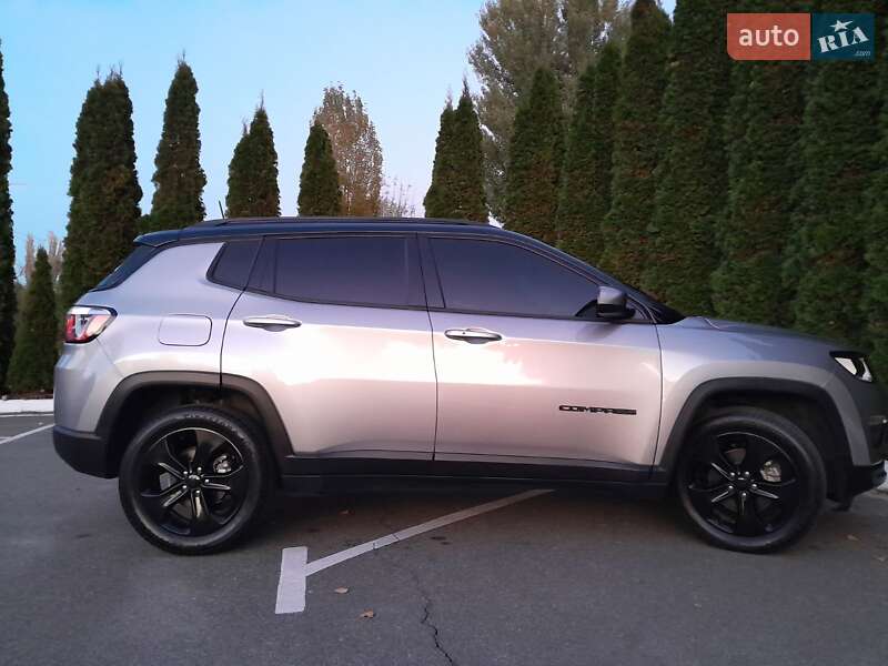 Внедорожник / Кроссовер Jeep Compass 2018 в Киеве