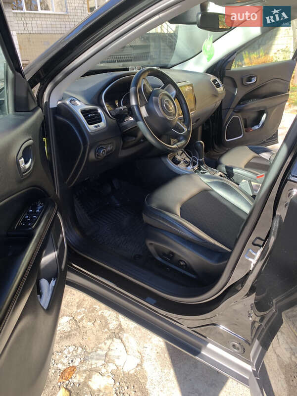 Внедорожник / Кроссовер Jeep Compass 2018 в Львове фото 38 Внедорожник / Кроссовер Jeep Compass 2018 в Львове