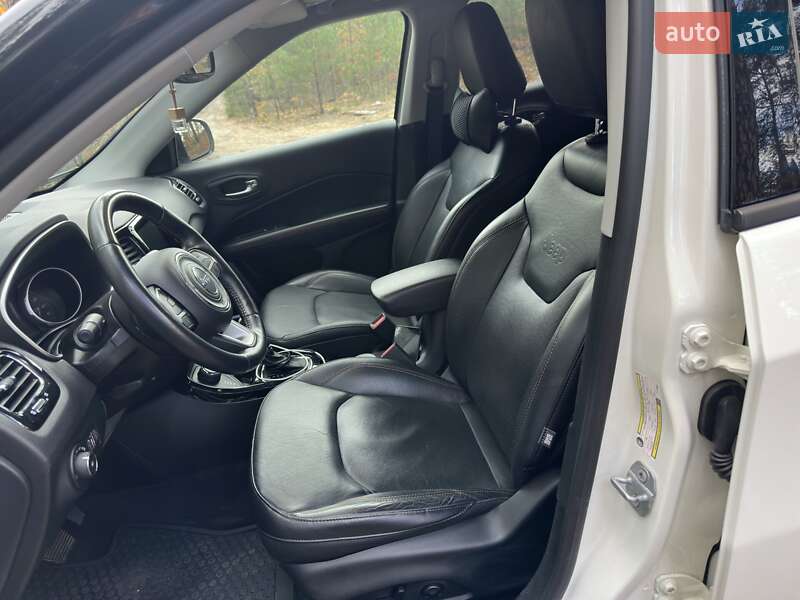 Внедорожник / Кроссовер Jeep Compass 2017 в Здолбунове