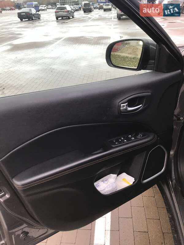 Внедорожник / Кроссовер Jeep Compass 2018 в Сумах