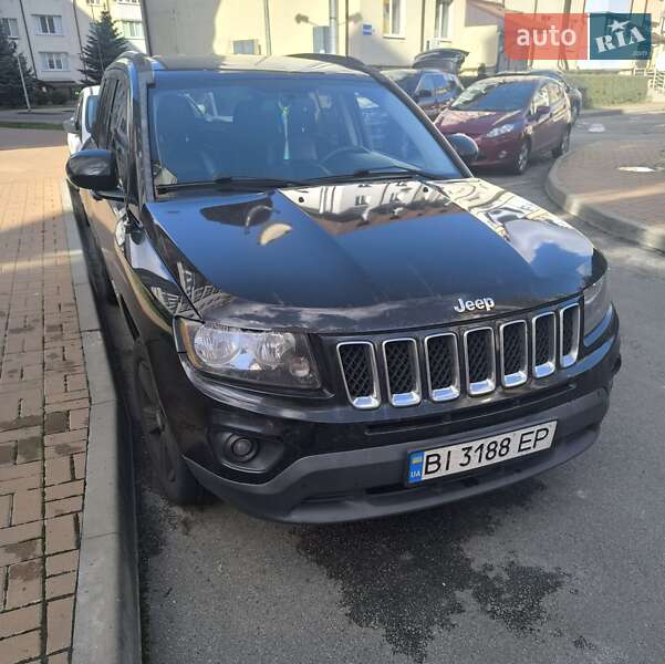 Внедорожник / Кроссовер Jeep Compass 2015 в Вишневом фото 2 Внедорожник / Кроссовер Jeep Compass 2015 в Вишневом