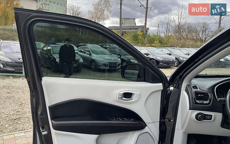 Внедорожник / Кроссовер Jeep Compass 2018 в Стрые