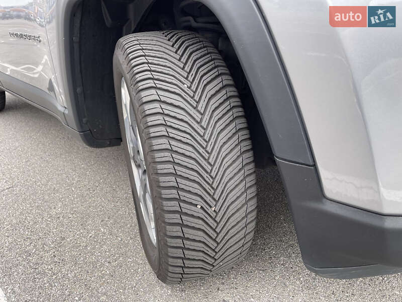 Внедорожник / Кроссовер Jeep Compass 2019 в Киеве