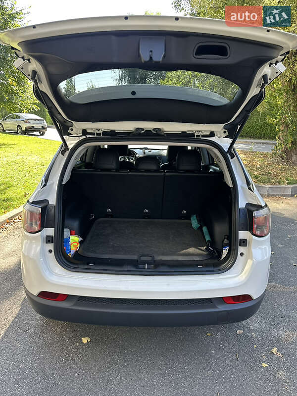 Внедорожник / Кроссовер Jeep Compass 2019 в Киеве фото 10 Внедорожник / Кроссовер Jeep Compass 2019 в Киеве