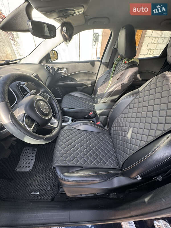 Внедорожник / Кроссовер Jeep Compass 2017 в Черняхове